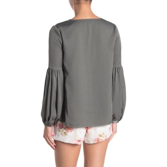 L'Academie Revolve Maya Blouse Olive Green V-Neck Long Blouson Sleeve Size XS - Picture 16 of 16